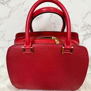 🧿Louis Vuitton Triana red epileather🧿Authentic